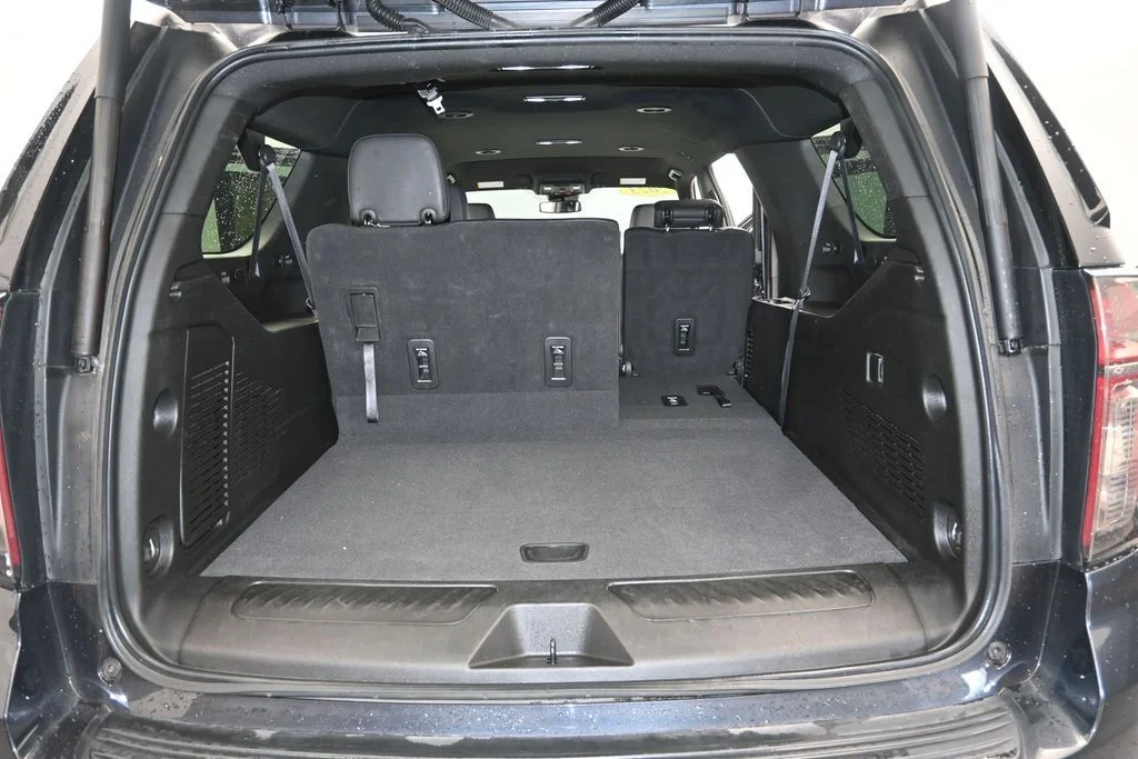 2023 Chevrolet Suburban LT - Photo 11