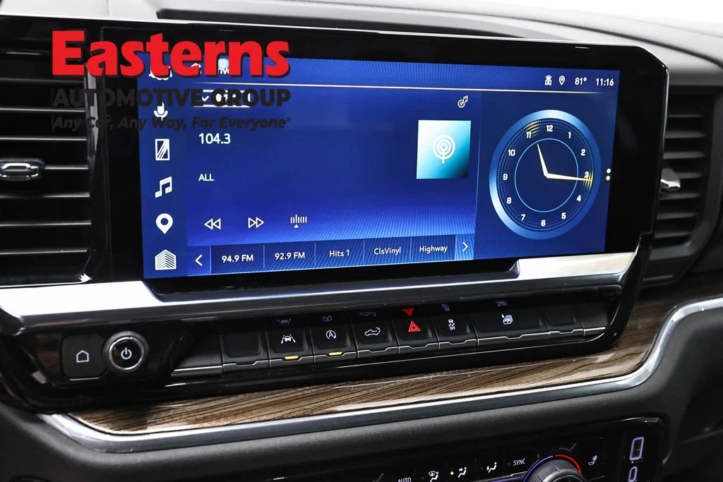 Used 2025 White Chevrolet LT image 18