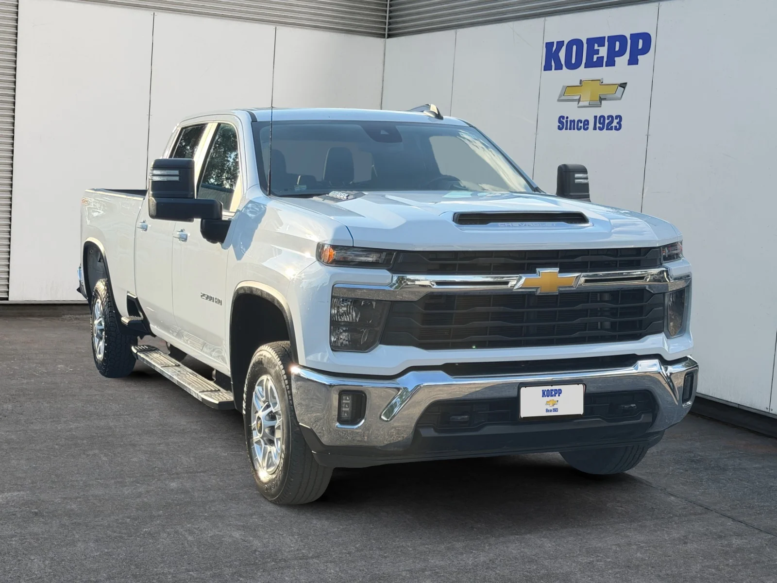 Used 2025 Summit White Chevrolet LT image 7