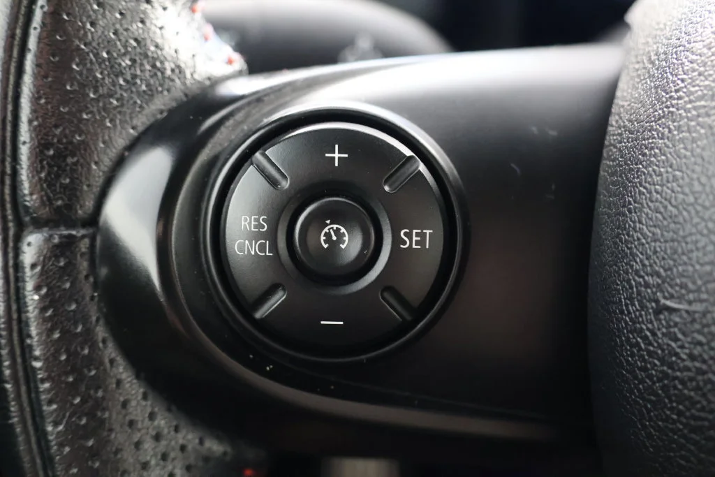 Used 2017 Thunder Gray Metallic MINI  image 11