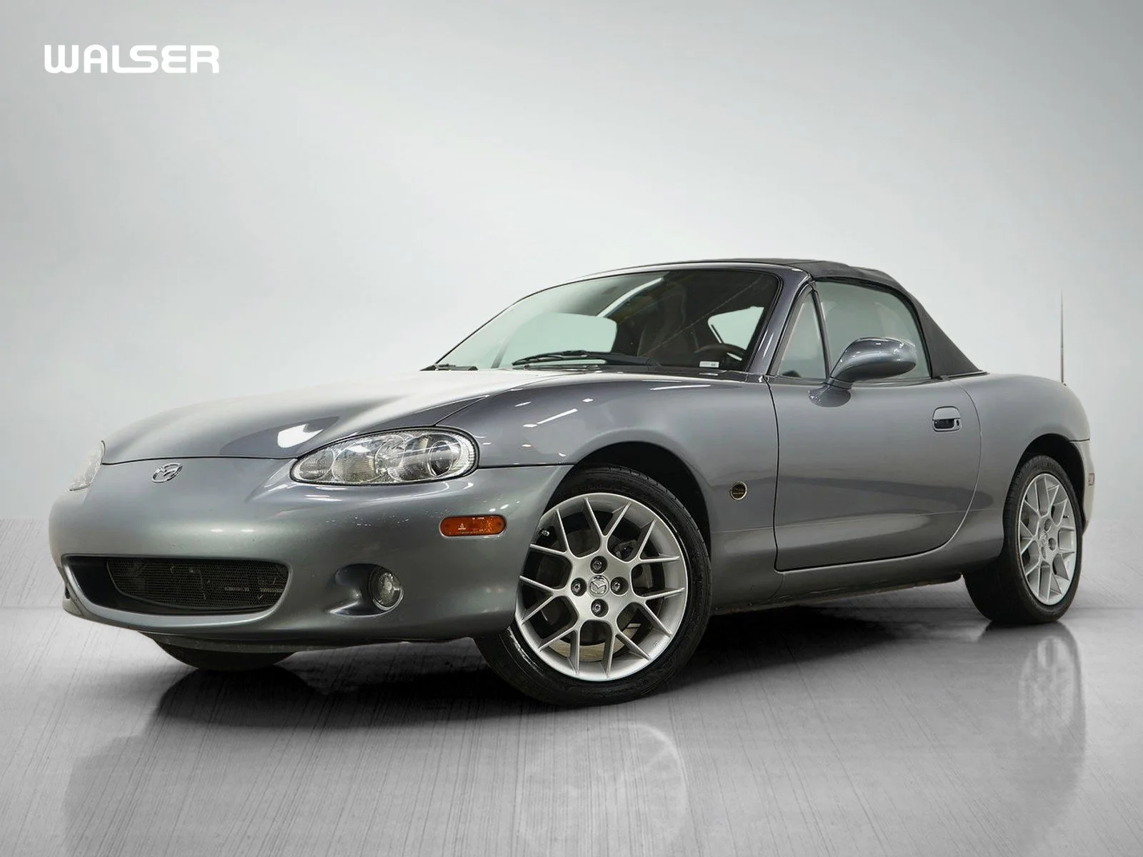 2002 Mazda MX-5 Miata SE's photo