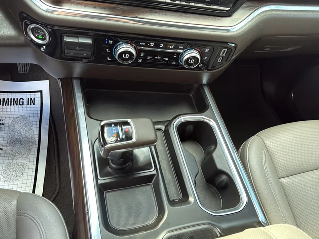 2024 GMC Sierra 1500 SLT - Photo 17
