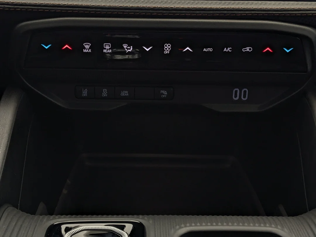New 2026 Black Jeep Limited - - 4x4 - 1.6L Turbo Hybrid - Power Liftgate - Wireless Charging & More! image 24