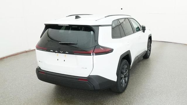 New 2026 Ice Cap Toyota XLE Premium image 22