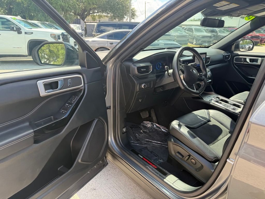 2022 Ford Explorer ST - Photo 15