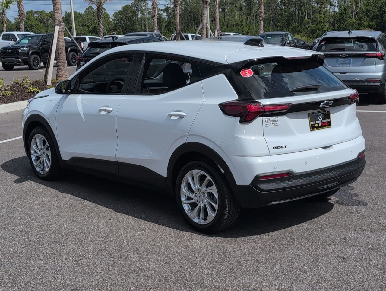 New 2027 Summit White Chevrolet LT image 6