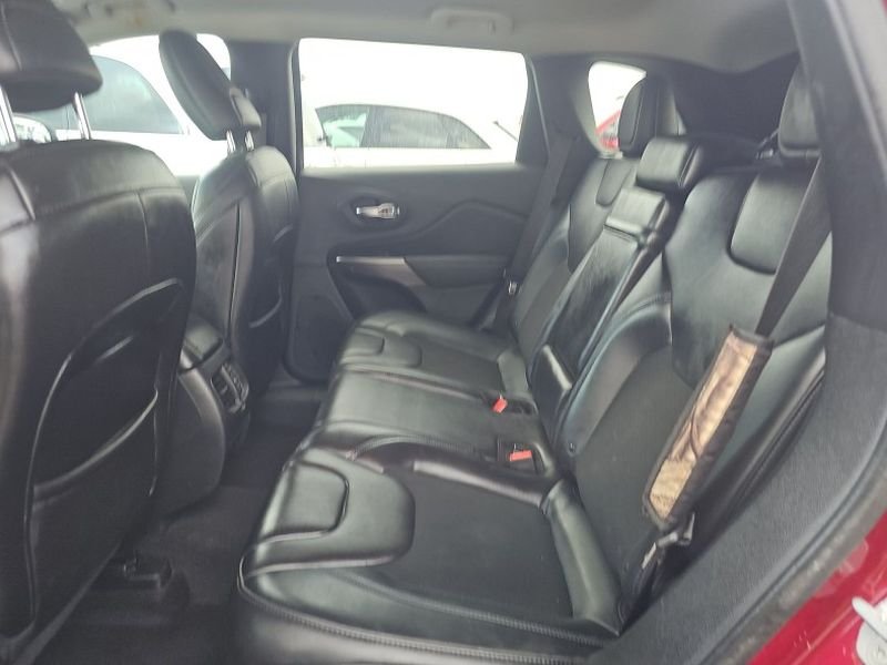 Used 2019 Velvet Red Pearlcoat Jeep Latitude Plus image 24