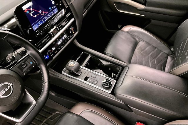 Used 2023 Super Black Nissan Platinum image 17