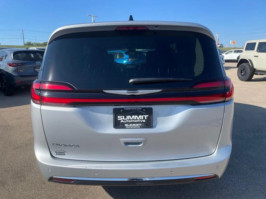 2024 Chrysler Pacifica Touring L - Photo 31