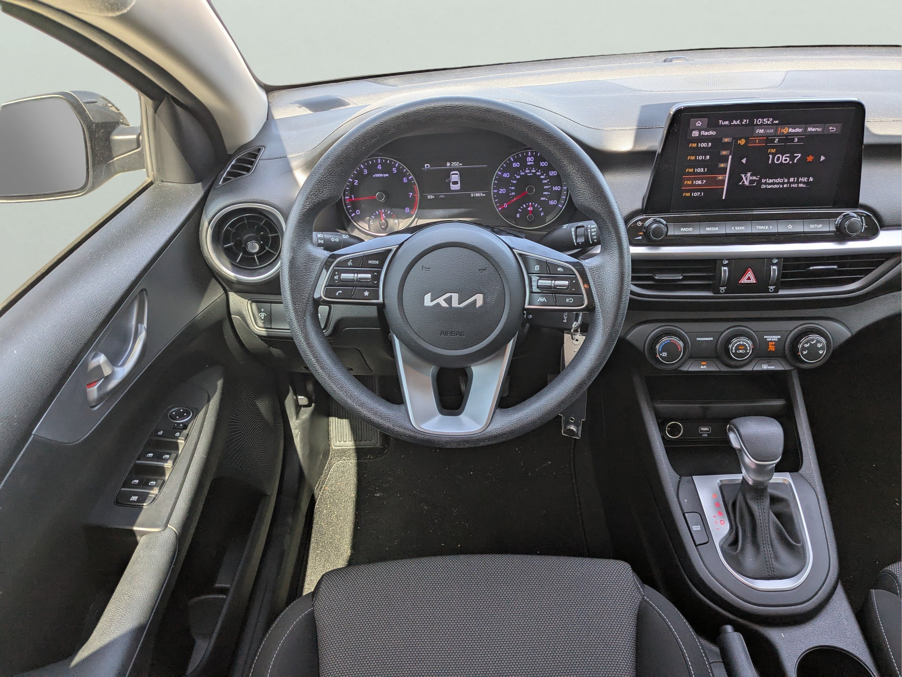 2023 Kia Forte LXS - Photo 12