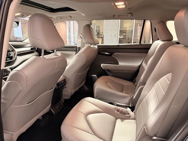 Used 2024  Toyota XLE image 36