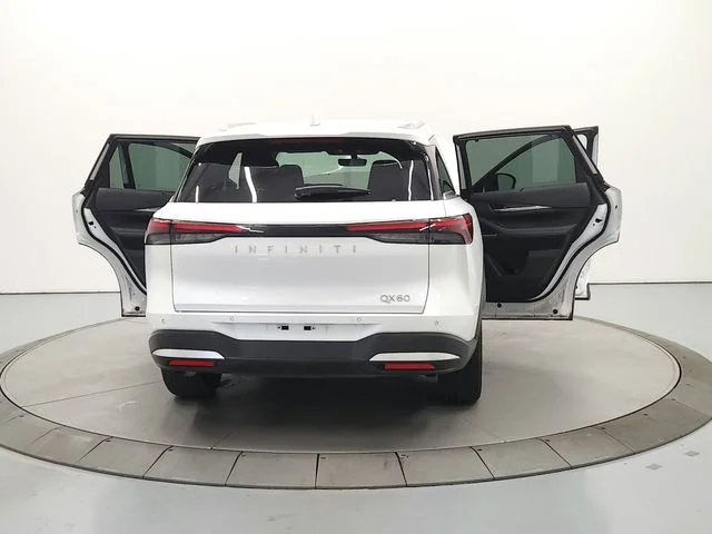 Used 2026 White INFINITI LUXE image 15
