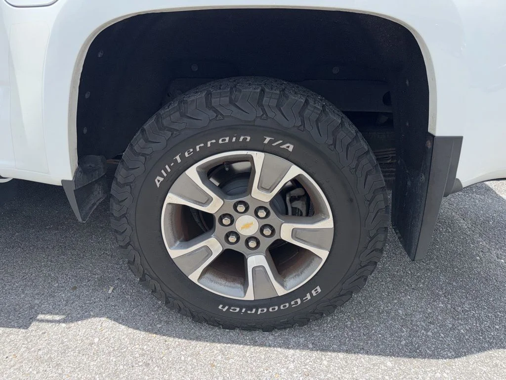 Used 2018 White Chevrolet Z71 image 14