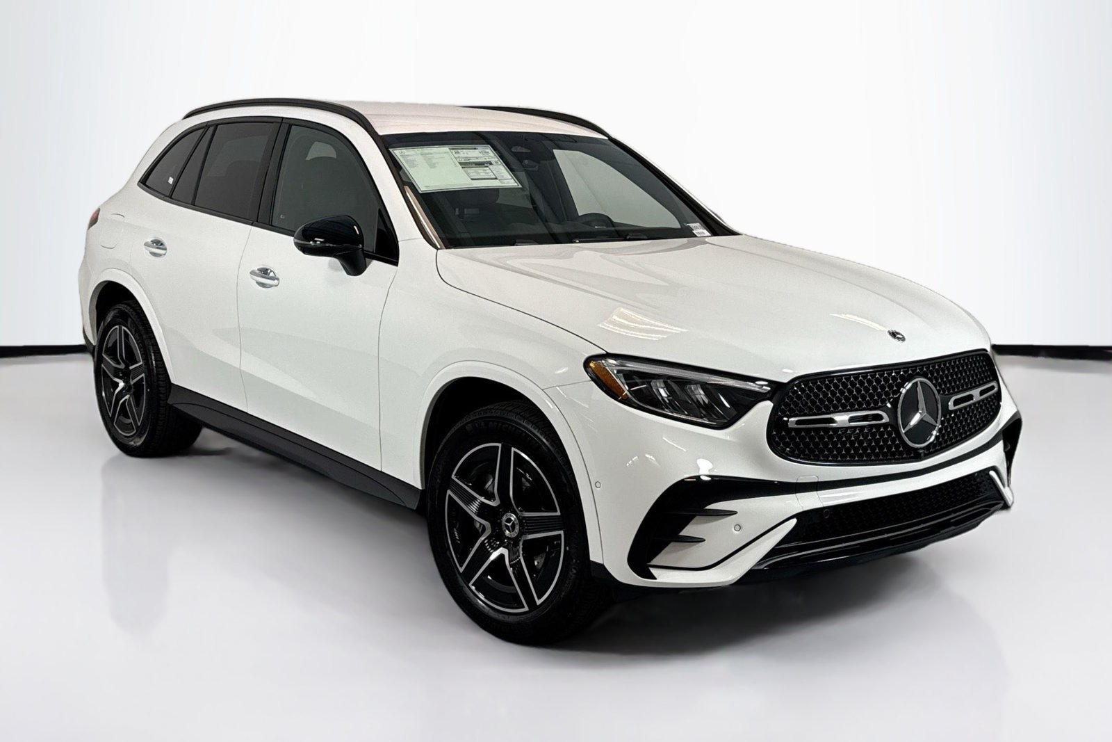 New 2026 Polar White Mercedes-Benz GLC 300 image 3