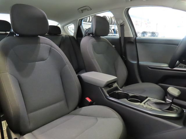 2025 Kia K4 LXS - Photo 6