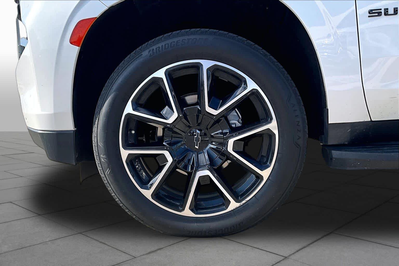 Used 2024 Iridescent Pearl Tricoat Chevrolet RST image 10