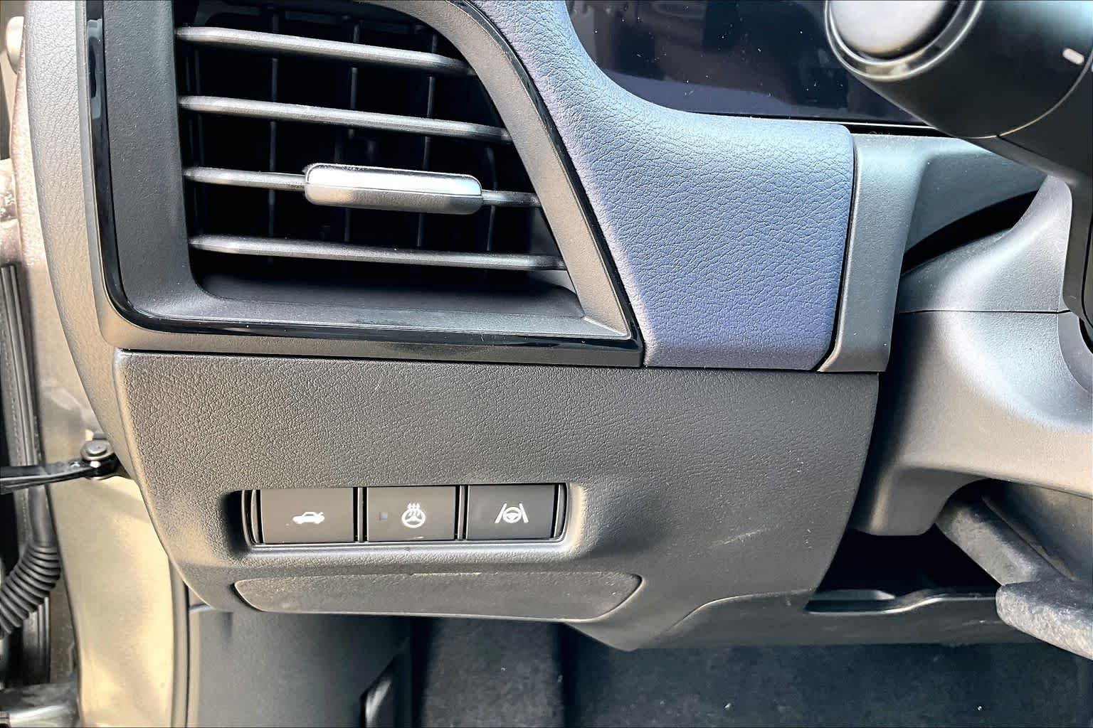 2026 Nissan Sentra SL - Photo 15