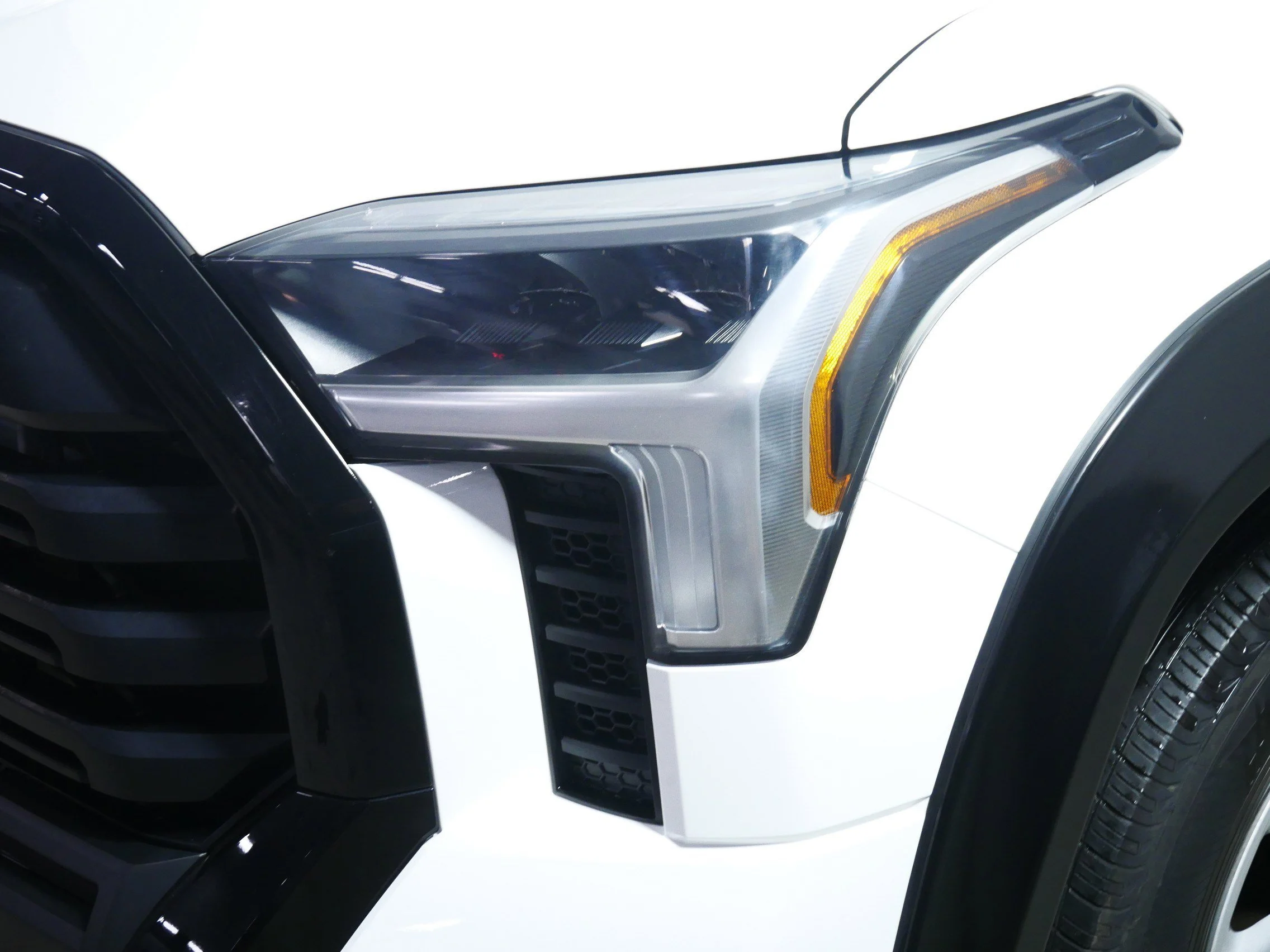 Used 2023 Ice Cap Toyota SR image 16