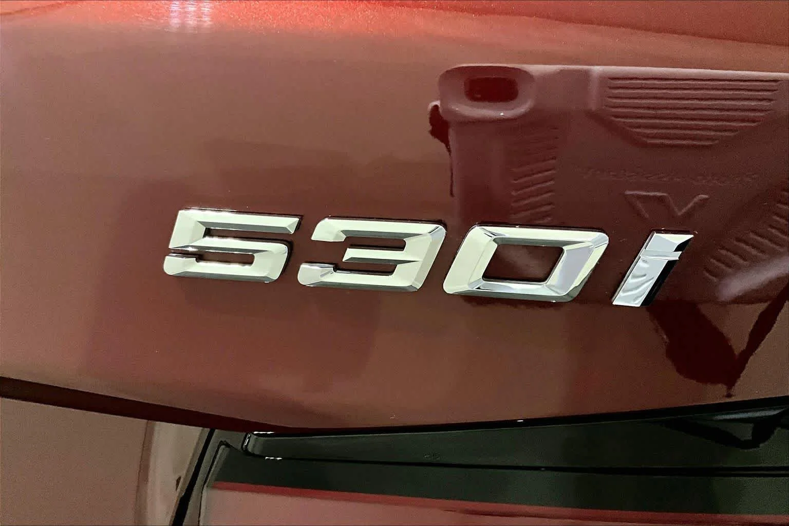 Used 2023 Aventurin Red Metallic BMW 530i xDrive image 9
