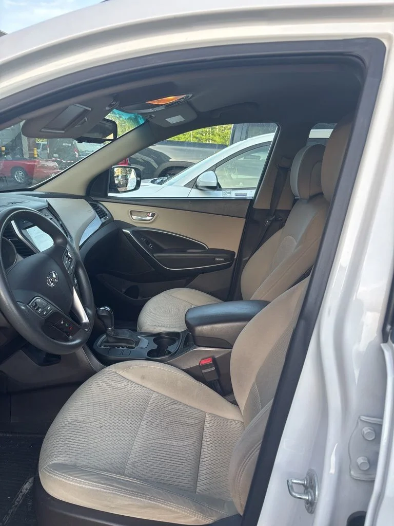 Used 2017 White Hyundai 2.4 Base image 4