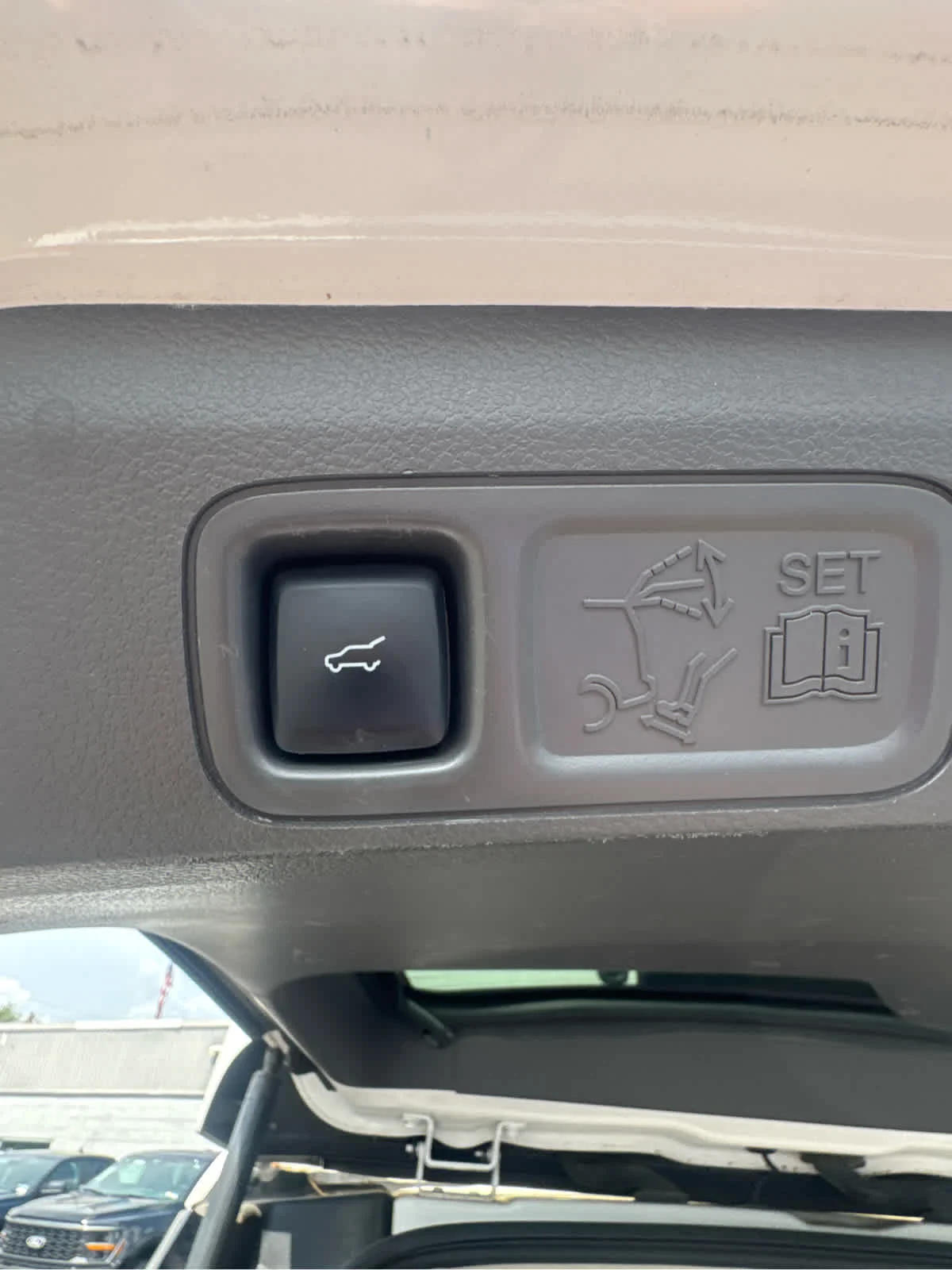 Used 2019 White Platinum Metallic Tri-Coat Ford Limited image 25