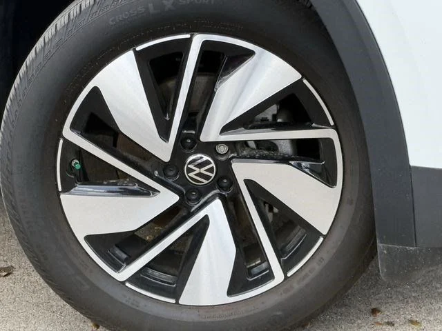 Certified Used 2025 White Volkswagen 2.0T SE w/Technology image 7