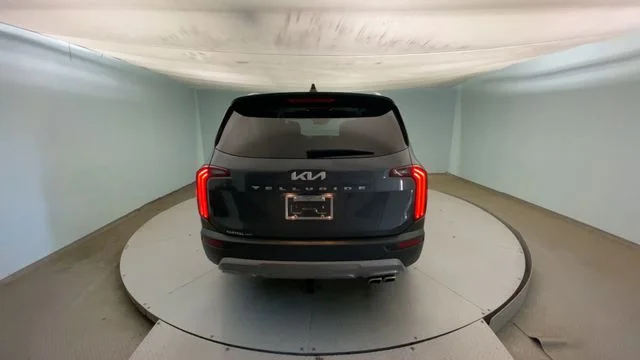 Used 2022 Gray Kia EX image 9