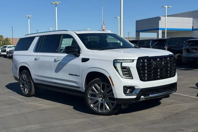 New 2026 Glacier White Tricoat GMC Denali Ultimate image 2