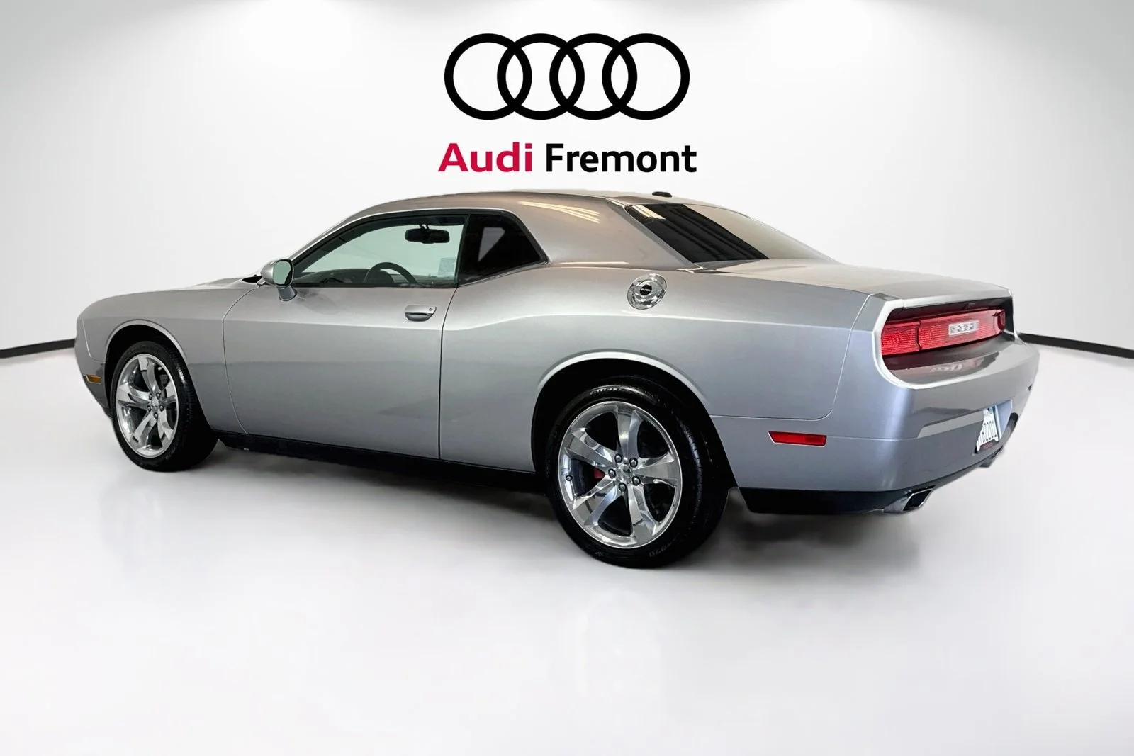 Used 2011 Billet Metallic Dodge  image 8