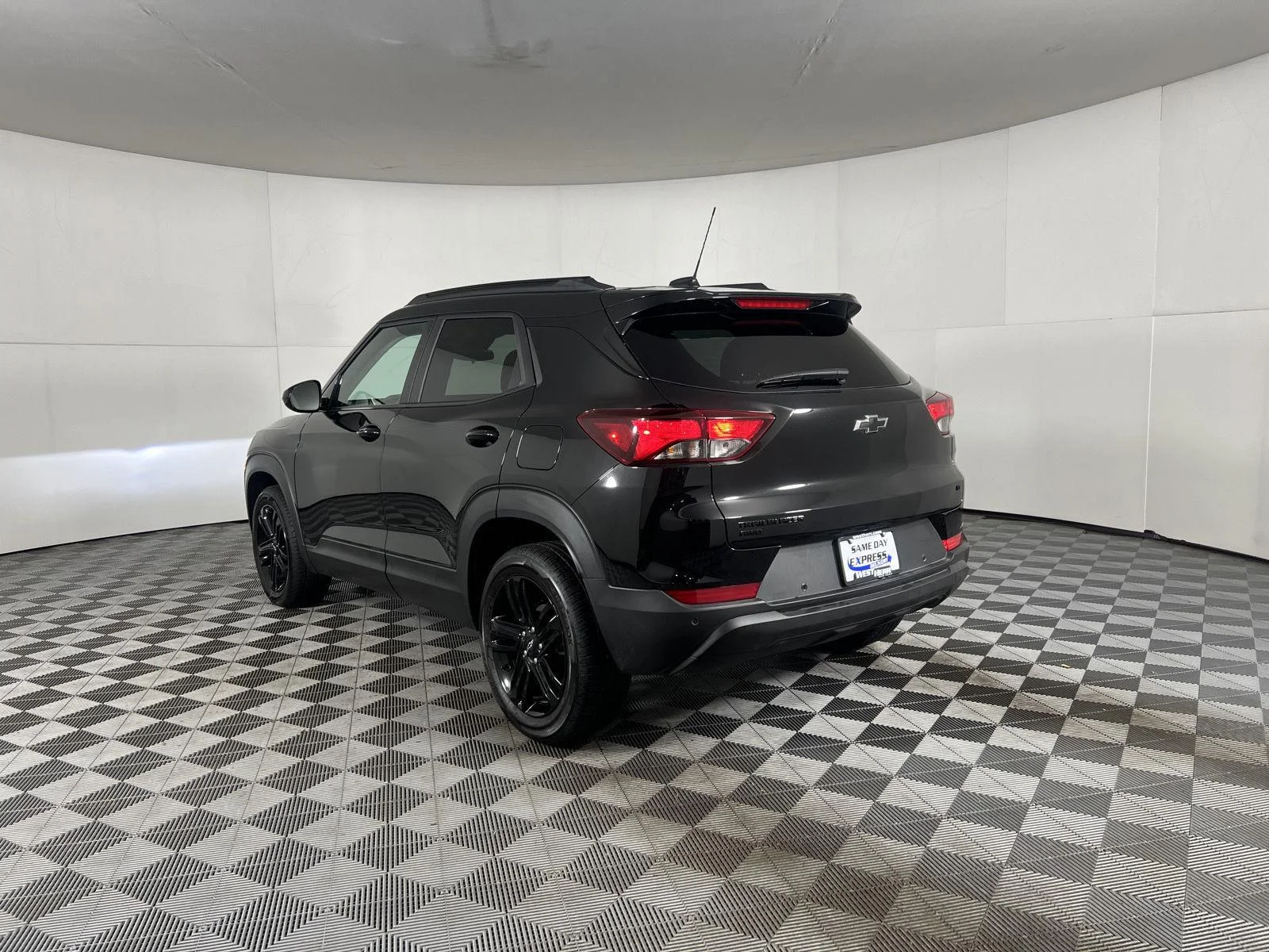 New 2026 Mosaic Black Metallic Chevrolet LT image 25