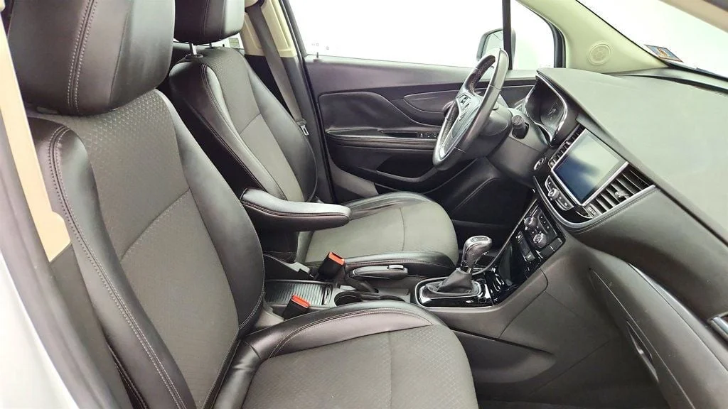Used 2019 Summit White Buick FWD 4dr Preferred image 23