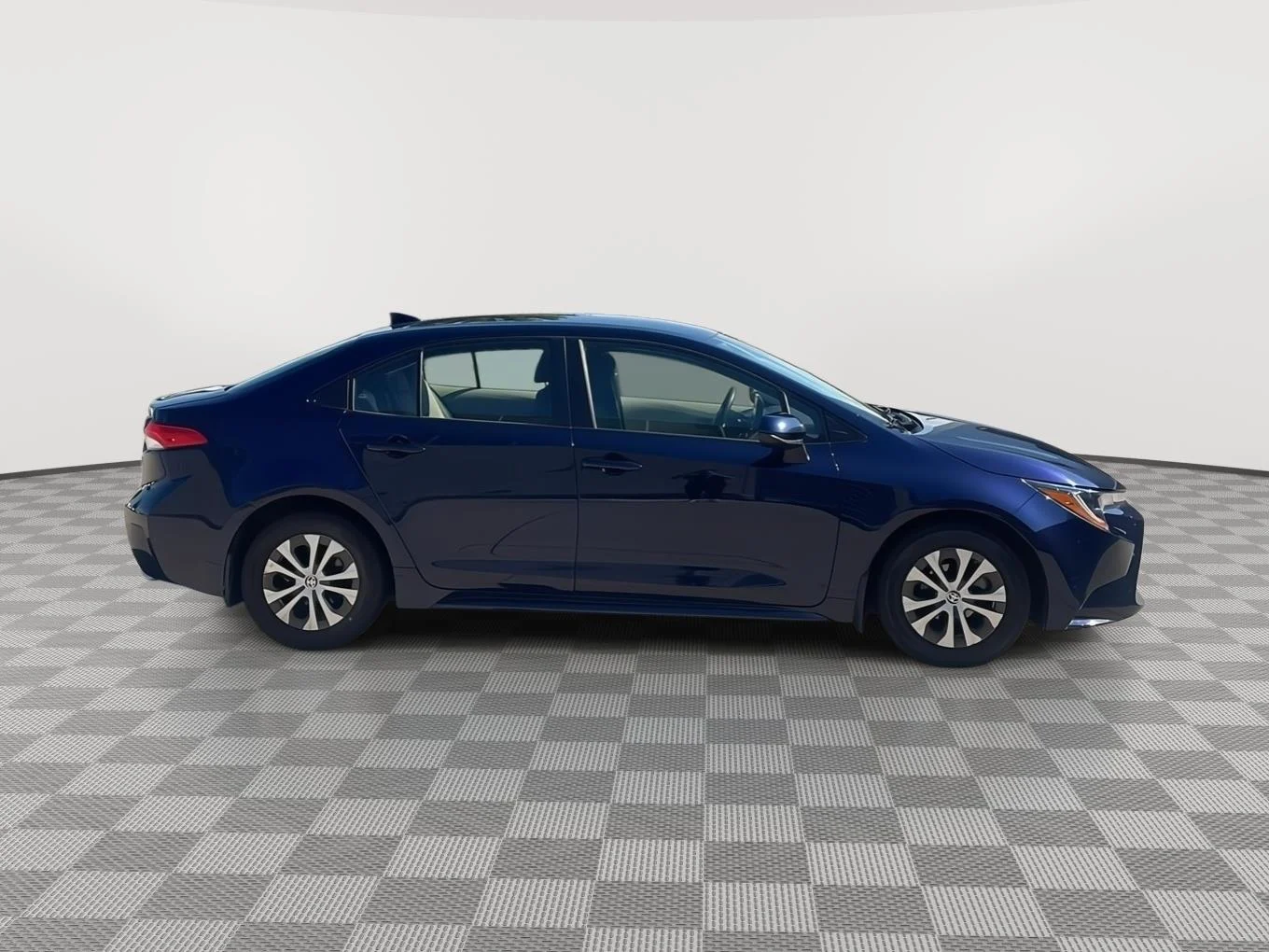 Used 2022 Blueprint Toyota Hybrid LE image 2