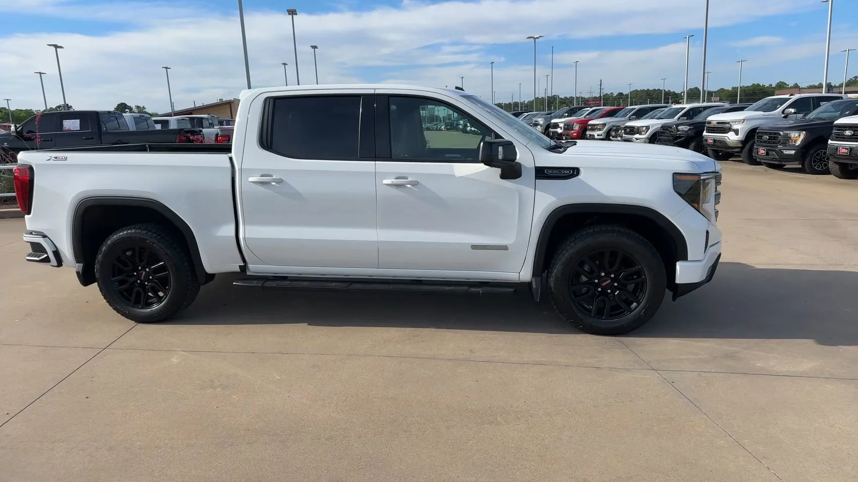 Used 2024 Summit White GMC Elevation image 9