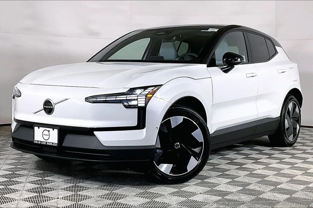 New 2026 White Volvo Twin Motor Performance Ultra image 1
