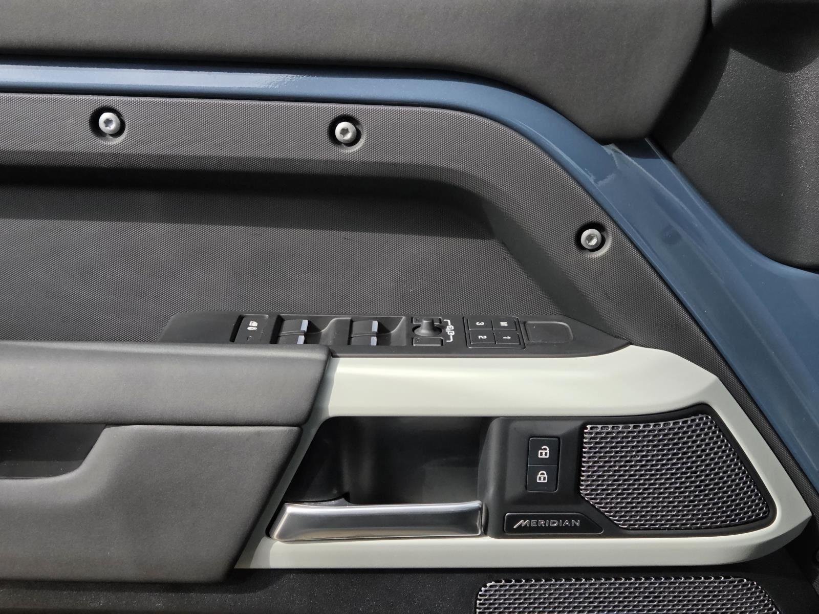 Used 2024 Tasman Blue Metallic Land Rover S image 25