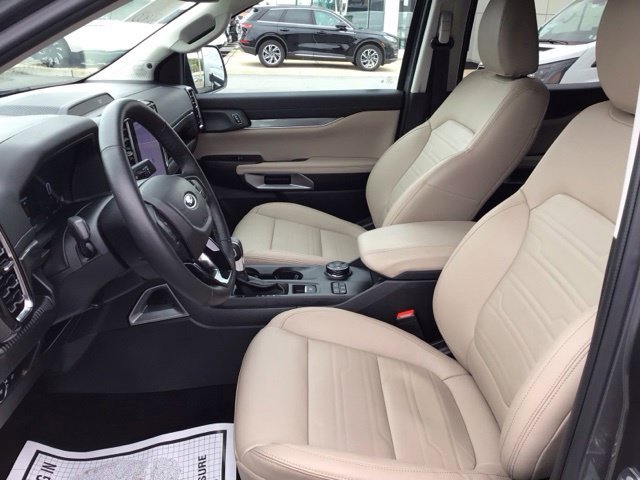 Certified Used 2025 Carbonized Gray Metallic Ford Lariat image 9