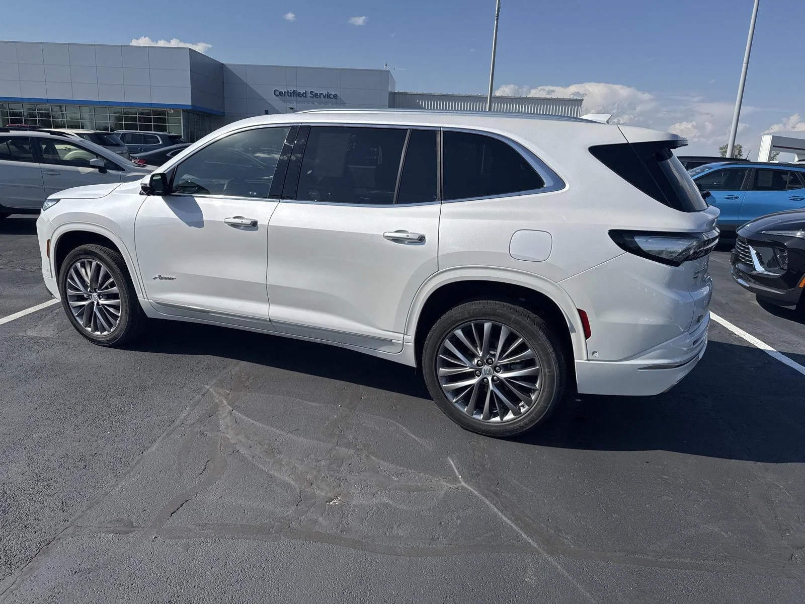 Used 2025 White Frost Tricoat Buick Avenir image 6