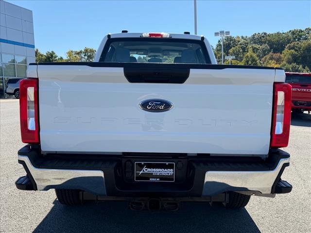 Used 2024 Oxford White Ford XL image 4