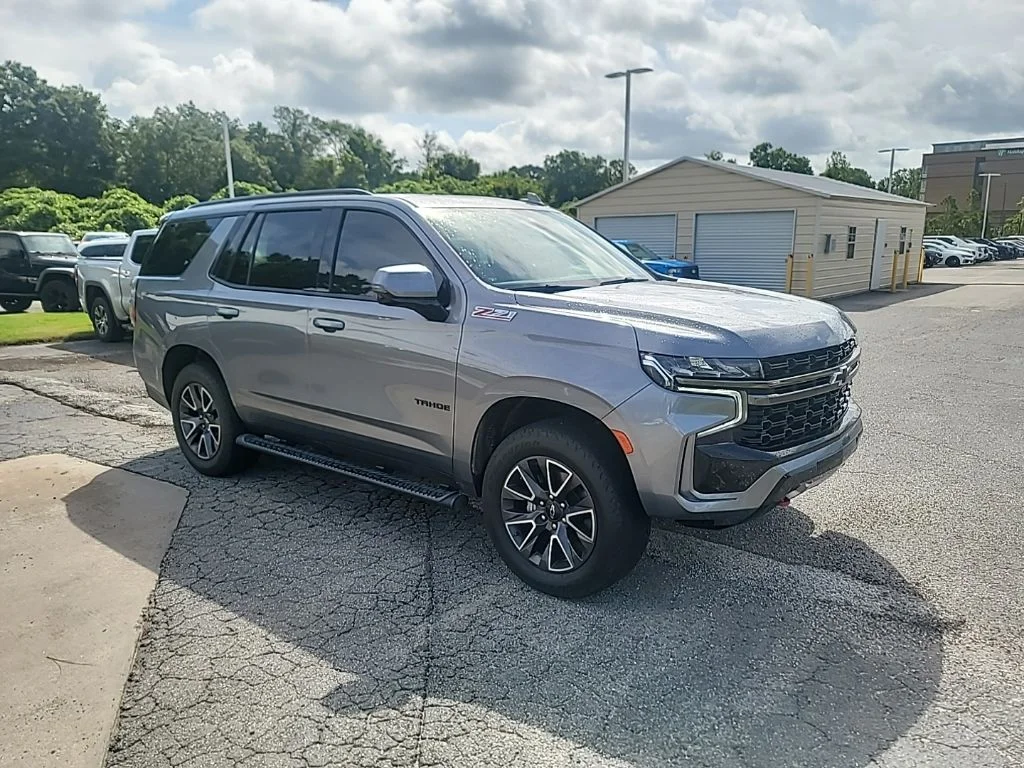 Used 2022 Gray Chevrolet Z71 image 1