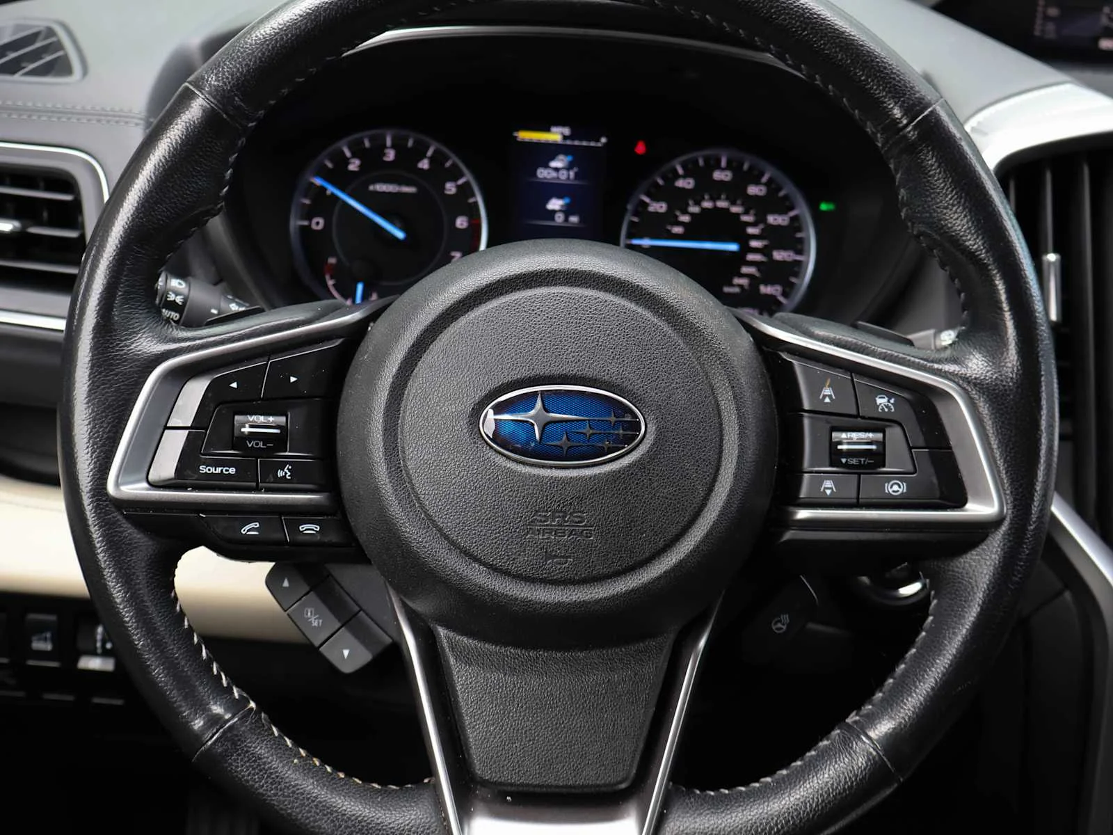 Used 2021 Ice Silver Metallic Subaru Limited image 17