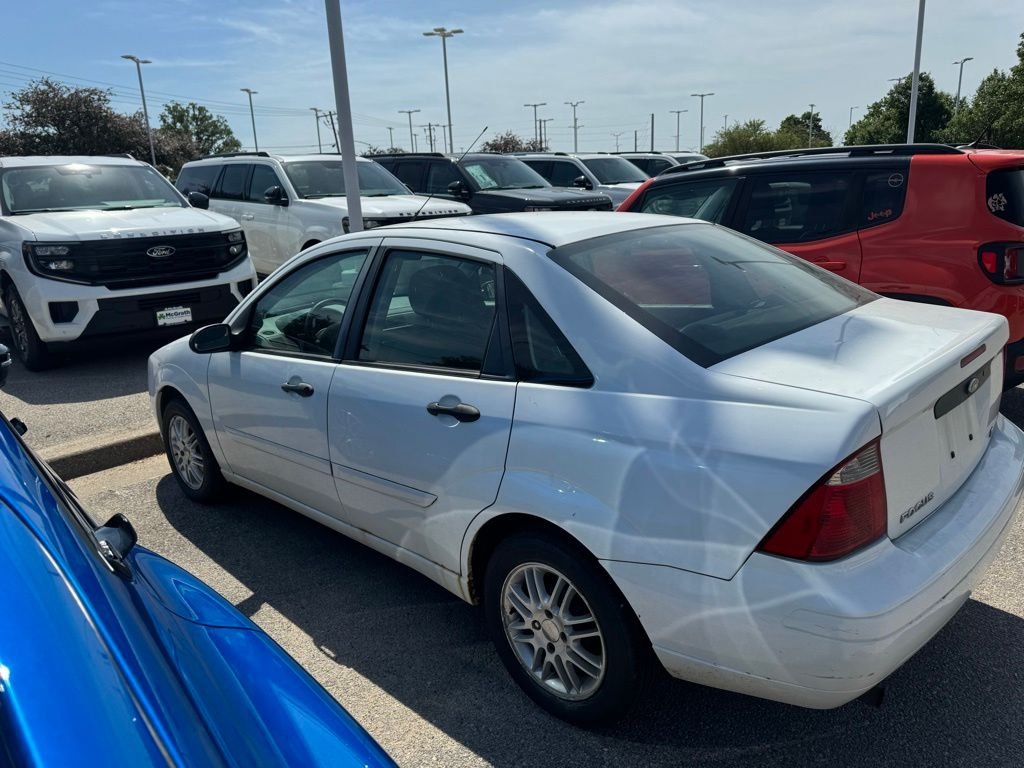 Used 2007 White Ford S image 4