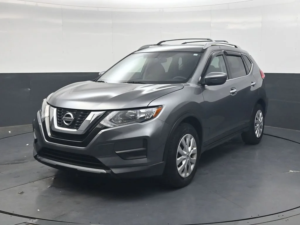 Used 2017 Gun Metallic Nissan S image 8