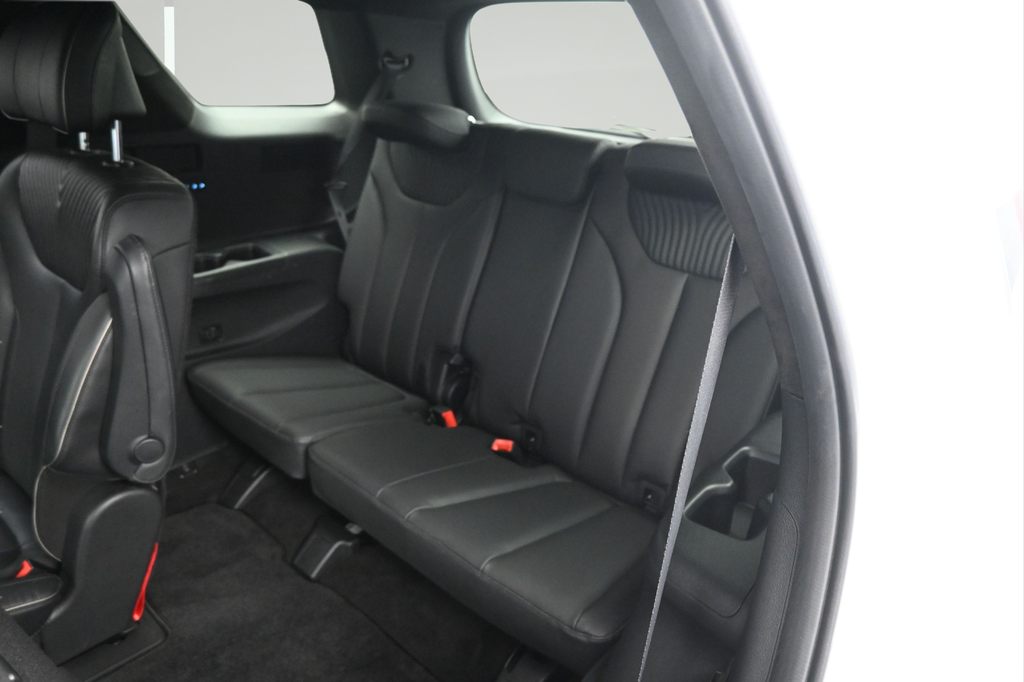 Used 2023 White Hyundai Calligraphy image 7