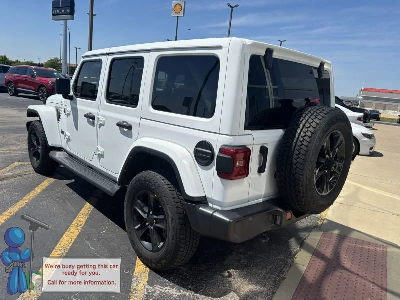 Used 2022 Bright White Clearcoat Jeep Sahara image 3