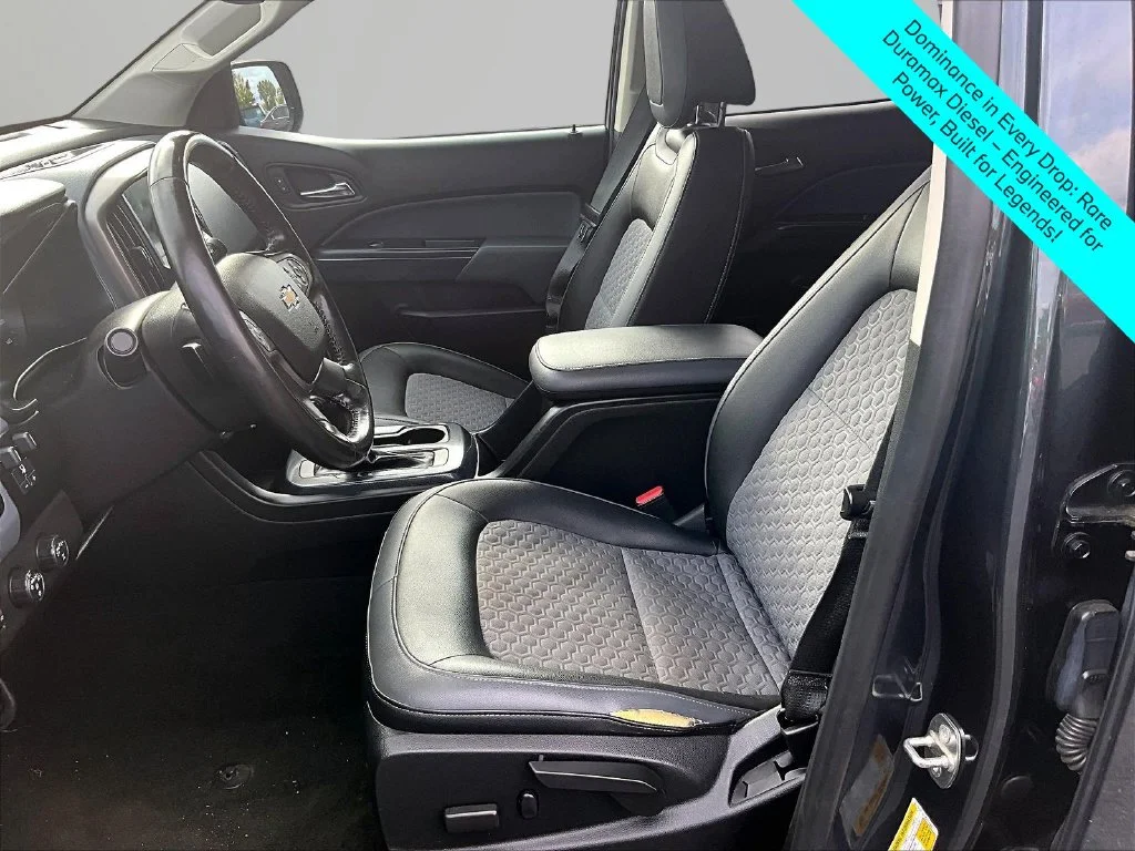 Used 2018 Gray Chevrolet Z71 image 23