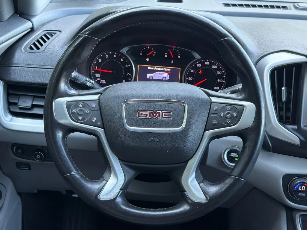 Used 2022 White GMC SLT image 24