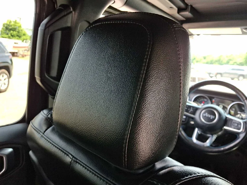 Used 2023 Sarge Green Clearcoat Jeep Rubicon image 21