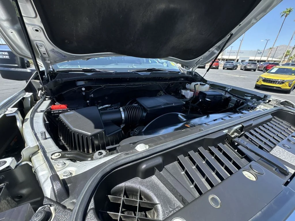 Used 2022 Silver GMC SLT image 31