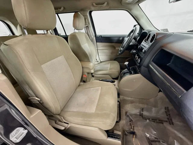 Used 2017 Gray Jeep Sport image 23