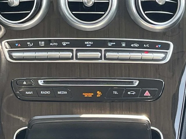 Used 2019 Black Mercedes-Benz GLC 350e image 16